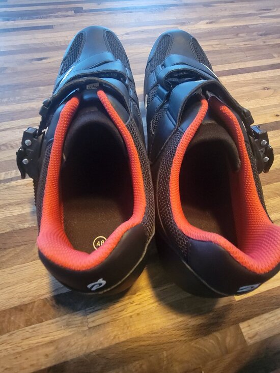 Peloton Altos Cycling Shoes IOB Black and Red main image 6